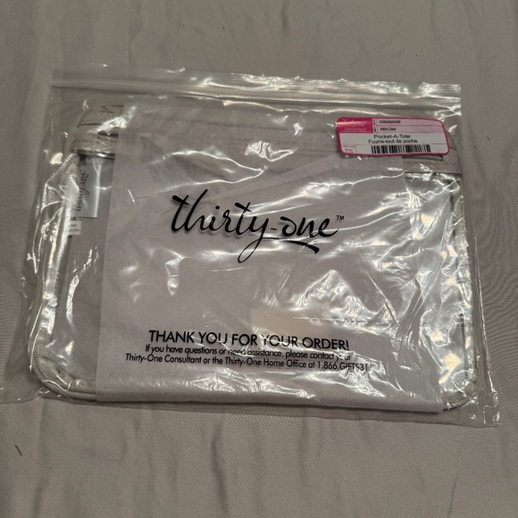 Thirty one Pocket a Tote - Picture 1 of 3